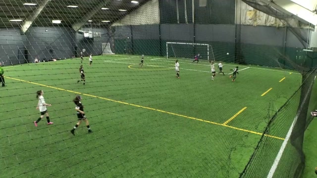 EM G16 EDP Black vs Merrick