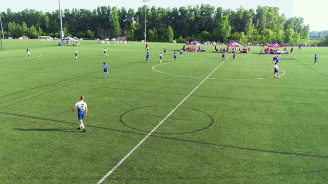 Gitchie Gummi 2010 vs 2010 Showcase Boys
