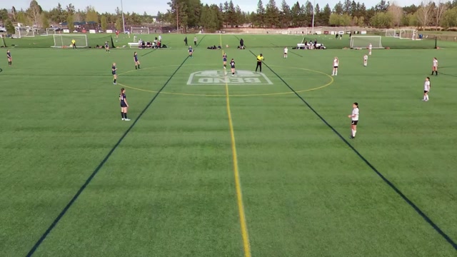 Bend FC 12G Competitive vs Apex 2012 Girls White